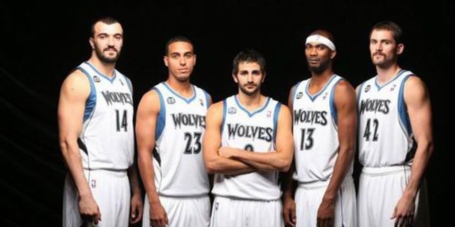 掘金约基奇三双末节爆发（约基奇砍下三双 末节发力带领掘金爆发）