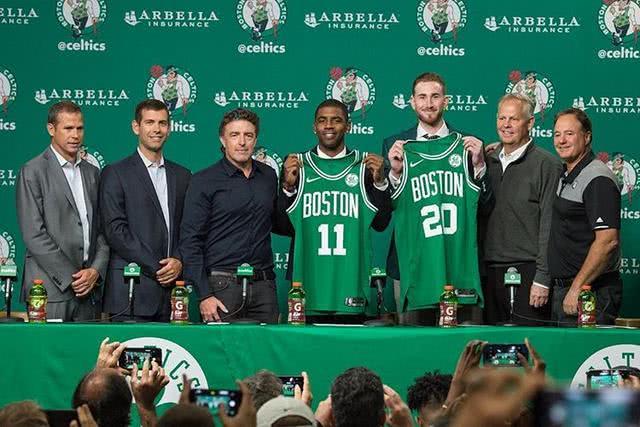 意媒：因未经授权私自建造，意大利一尊马拉多纳的雕像被拆除（意媒：意大利一座未经许可私建的马拉多纳雕像遭拆除）