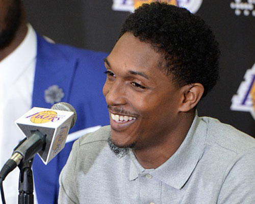 科莫vs萨索洛：尼科-帕斯、阿尔韦托-莫雷诺首发，马蒂奇、贝拉尔迪出战（科莫对阵萨索洛：尼科-帕斯与阿尔韦托-莫雷诺先发，马蒂奇、贝拉尔迪出战）