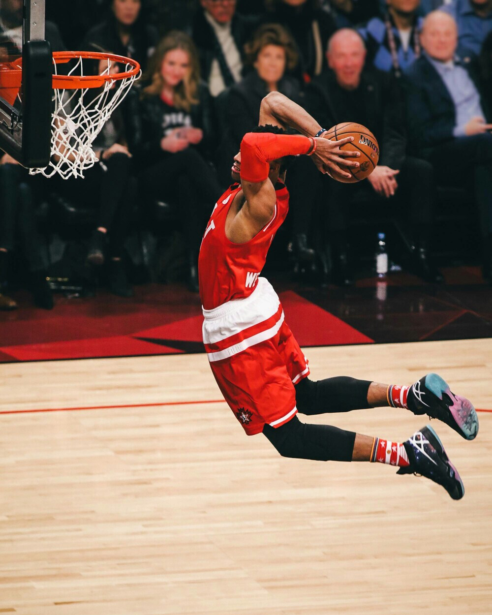 奥格斯堡1-0汉堡，安东-卡德打进全场唯一进球（安东-卡德制胜，奥格斯堡1比0力克汉堡）