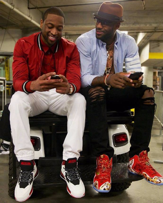 德塞利选择范德萨、卡洛斯、拉莫斯等球员，展现其独特风格与偏好。（德塞利点将范德萨、卡洛斯、拉莫斯等，选人凸显鲜明个人风格与偏好）