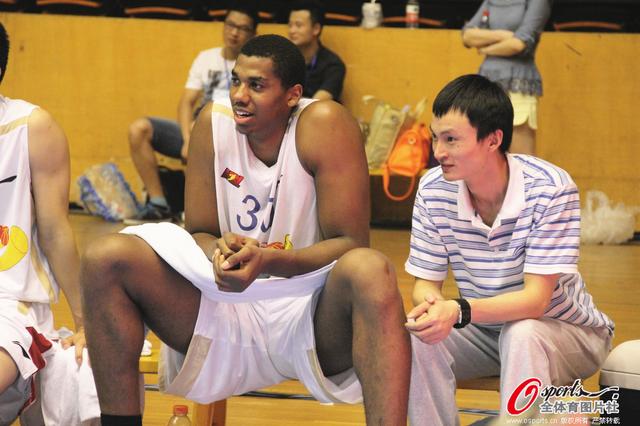 德天空：桑德兰将奥蓬达加入名单，但莱比锡不一定愿意出售（德媒：桑德兰将奥蓬达列为引援目标，莱比锡未必放人）