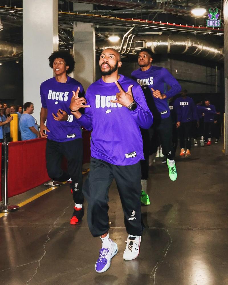 生涯得分新高！沃尔什全场投篮8中8，砍下22分7板3助2断（沃尔什8投全中手感火热，轰22分7篮板3助攻2抢断，刷新生涯得分新高）