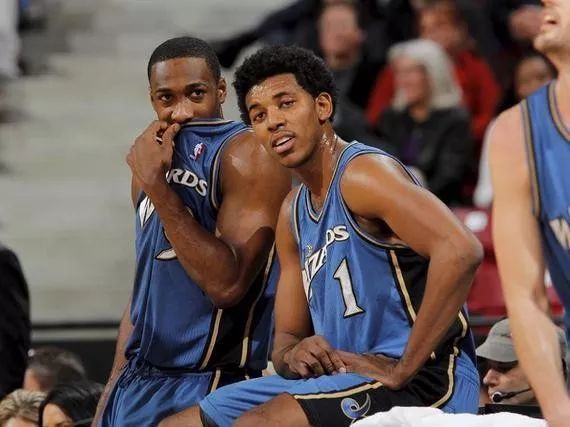 欧冠积分榜分析：各队晋级形势紧张,（欧冠积分榜解读：出线竞争趋于白热化）