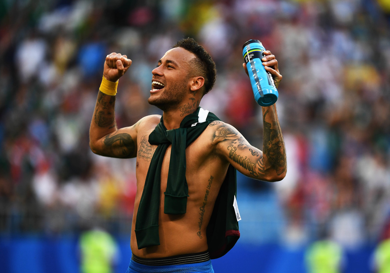 阿斯：拜仁加紧与于帕梅卡诺续约谈判，皇马考虑科纳特为备选（阿斯报：拜仁加速推动于帕梅卡诺续约，皇马将科纳特视为备选方案）